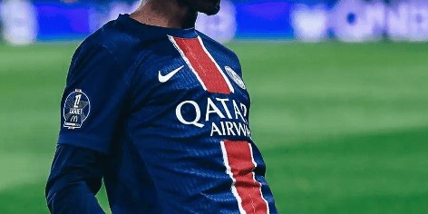 绝了，才拿金球奖就开始摆烂！1亿巨星心满意足，大巴黎无奈摇头