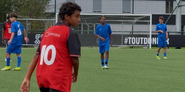 13岁法国中场全能天才崭露头角，堪比卡马文加，西甲两大豪门激烈争夺