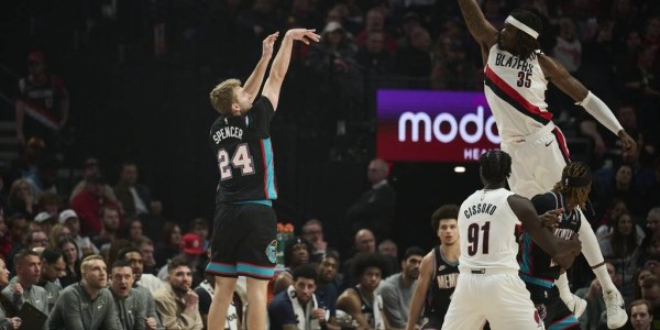 斯宾塞18分克林根13+17 灰熊不敌开拓者