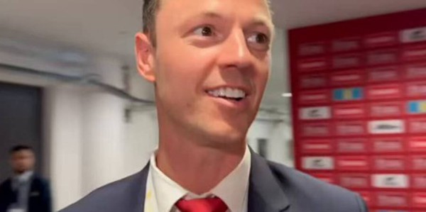 去而复返！37岁埃文斯确定退役进入曼联青训体系，新工作职能曝光