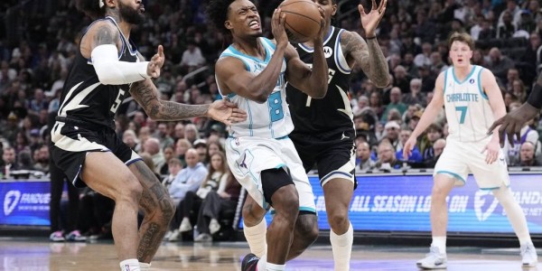 字母30+10&amp;amp;准绝杀克尼普尔26分 雄鹿险胜黄蜂