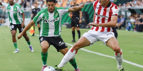 2-1，61岁巴尔韦德发威：率队掀翻贝蒂斯，豪取3连胜逼近西甲榜首